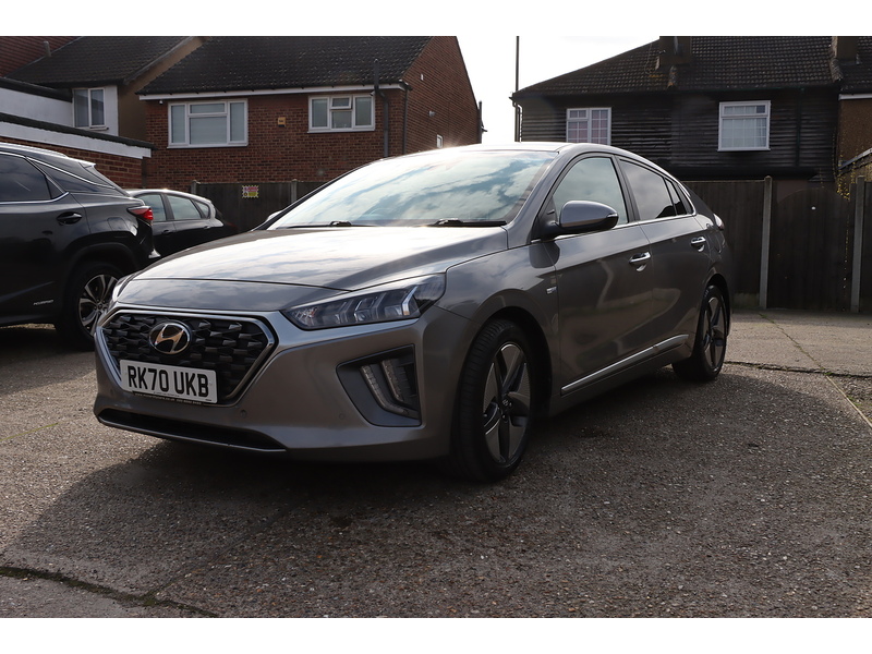 Hyundai 1.6 H-GDI PREMIUM SE HATCHBACK 5DR PETROL HYBRID DCT AUTO HEATED SEATS SAT NAV BLUETOOTH APPLE CARPLAY REAR CAMERA PARKING AIDS ONLY 63000 MILES FSH 72-74 Mitcham Road