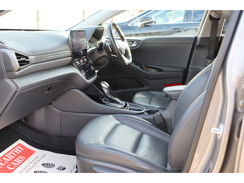 Hyundai 1.6 H-GDI PREMIUM SE HATCHBACK 5DR PETROL HYBRID DCT AUTO HEATED SEATS SAT NAV BLUETOOTH APPLE CARPLAY REAR CAMERA PARKING AIDS ONLY 63000 MILES FSH 72-74 Mitcham Road