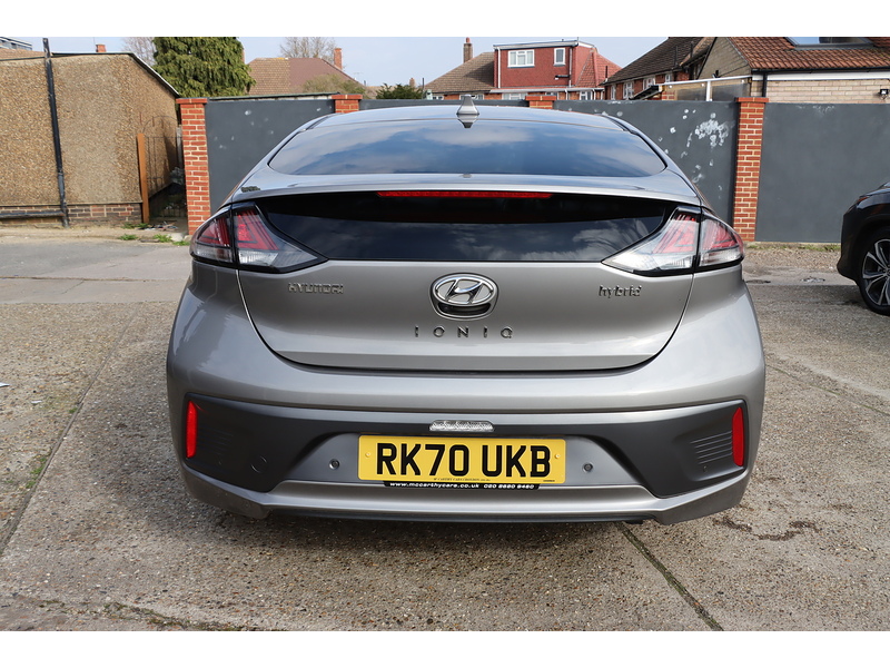 Hyundai 1.6 H-GDI PREMIUM SE HATCHBACK 5DR PETROL HYBRID DCT AUTO HEATED SEATS SAT NAV BLUETOOTH APPLE CARPLAY REAR CAMERA PARKING AIDS ONLY 63000 MILES FSH 72-74 Mitcham Road