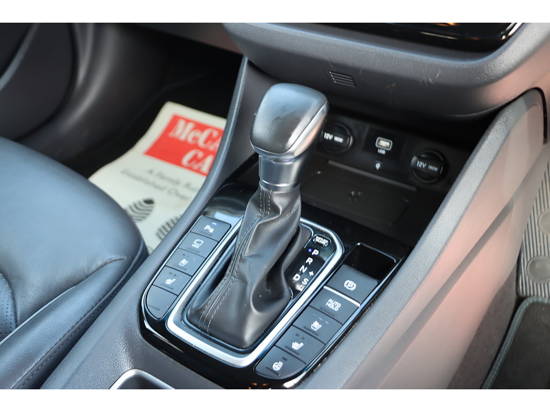 Hyundai 1.6 H-GDI PREMIUM SE HATCHBACK 5DR PETROL HYBRID DCT AUTO HEATED SEATS SAT NAV BLUETOOTH APPLE CARPLAY REAR CAMERA PARKING AIDS ONLY 63000 MILES FSH 72-74 Mitcham Road