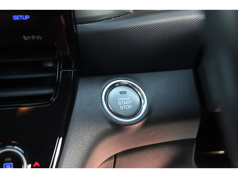 Hyundai 1.6 H-GDI PREMIUM SE HATCHBACK 5DR PETROL HYBRID DCT AUTO HEATED SEATS SAT NAV BLUETOOTH APPLE CARPLAY REAR CAMERA PARKING AIDS ONLY 63000 MILES FSH 72-74 Mitcham Road