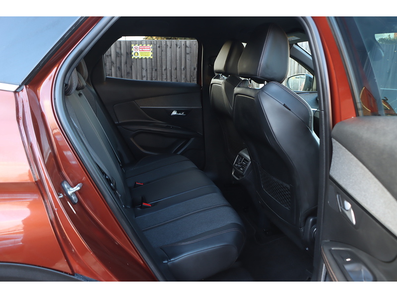 Peugeot 1.2 PURETECH GT LINE SUV 5DR PETROL EAT AUTO HEATED SEATS SAT NAV BLUETOOTH DAB STEREO APPLE CARPLAY REAR CAMERA 2 OWNERS 57000 MILES FSH 6 SERVICES 72-74 Mitcham Road