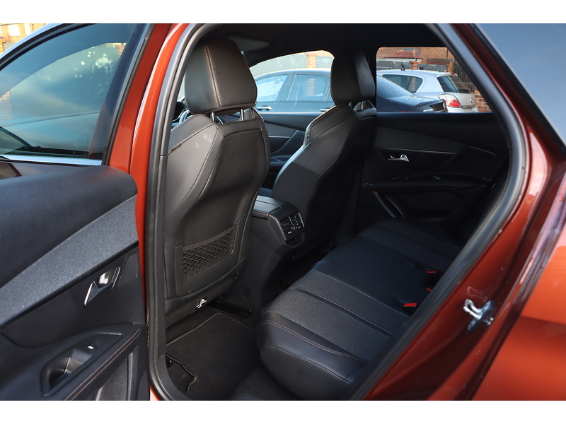 Peugeot 1.2 PURETECH GT LINE SUV 5DR PETROL EAT AUTO HEATED SEATS SAT NAV BLUETOOTH DAB STEREO APPLE CARPLAY REAR CAMERA 2 OWNERS 57000 MILES FSH 6 SERVICES 72-74 Mitcham Road