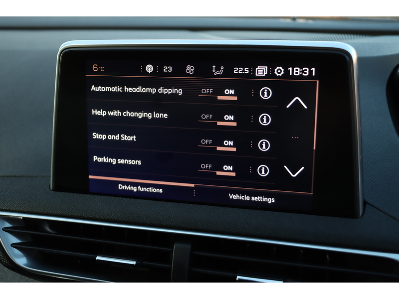Peugeot 1.2 PURETECH GT LINE SUV 5DR PETROL EAT AUTO HEATED SEATS SAT NAV BLUETOOTH DAB STEREO APPLE CARPLAY REAR CAMERA 2 OWNERS 57000 MILES FSH 6 SERVICES 72-74 Mitcham Road