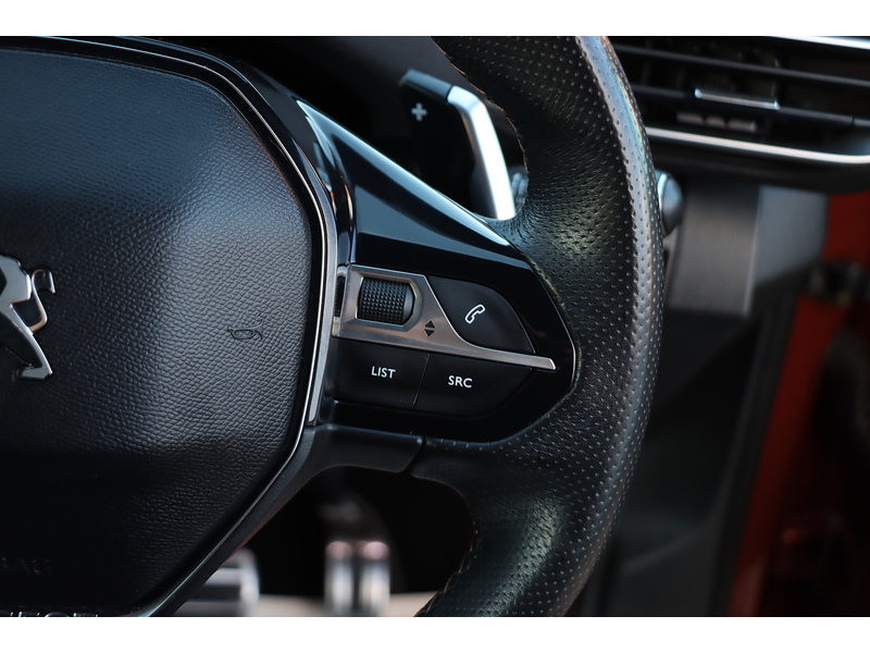 Peugeot 1.2 PURETECH GT LINE SUV 5DR PETROL EAT AUTO HEATED SEATS SAT NAV BLUETOOTH DAB STEREO APPLE CARPLAY REAR CAMERA 2 OWNERS 57000 MILES FSH 6 SERVICES 72-74 Mitcham Road