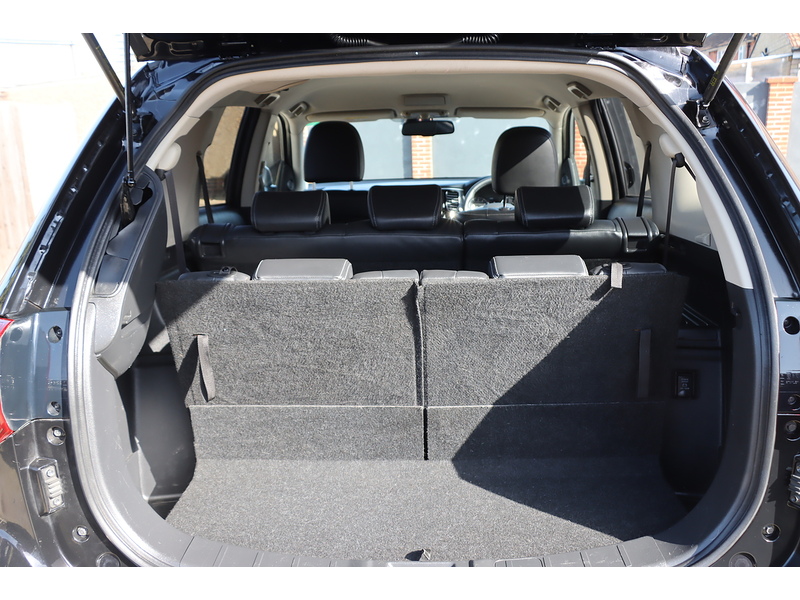 Mitsubishi 2.0 MIVEC 4 SUV 5DR PETROL CVT 4WD AUTO 7 SEATER HEATED SEATS SATNAV BLUETOOTH DAB RADIO APPLE CARPLAY REAR & 360 CAMERA 2 OWNERS ONLY 50000 MILES FSH 72-74 Mitcham Road