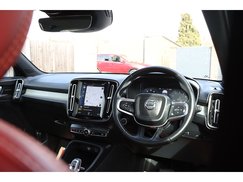 Volvo 2.0 B4 MHEV Inscription SUV 5dr Petrol Hybrid Auto Euro 6 (s/s) (197 ps) 72-74 Mitcham Road