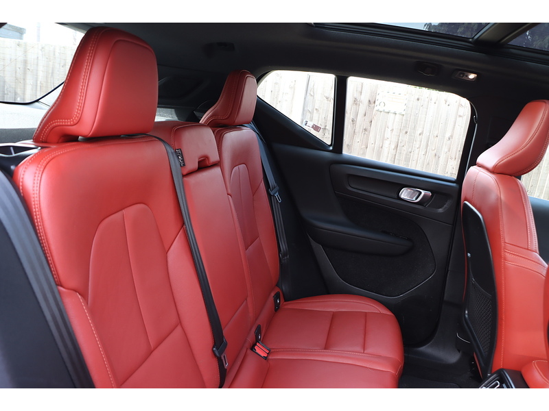 Volvo 2.0 B4 MHEV Inscription SUV 5dr Petrol Hybrid Auto Euro 6 (s/s) (197 ps) 72-74 Mitcham Road