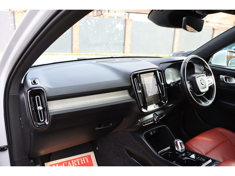 Volvo 2.0 B4 MHEV Inscription SUV 5dr Petrol Hybrid Auto Euro 6 (s/s) (197 ps) 72-74 Mitcham Road