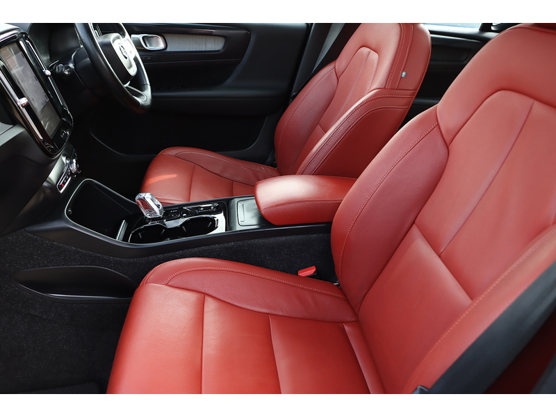 Volvo 2.0 B4 MHEV Inscription SUV 5dr Petrol Hybrid Auto Euro 6 (s/s) (197 ps) 72-74 Mitcham Road