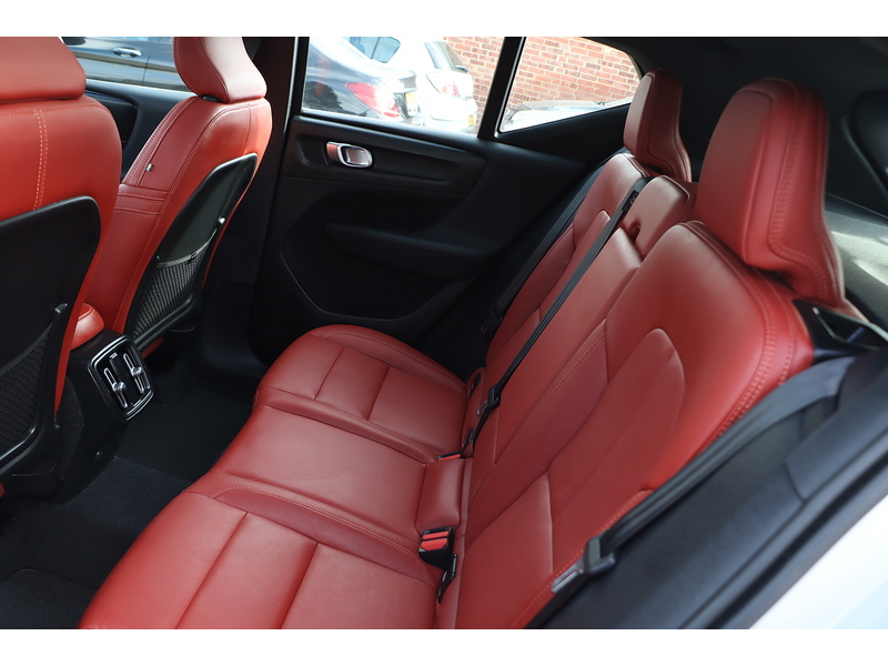 Volvo 2.0 B4 MHEV Inscription SUV 5dr Petrol Hybrid Auto Euro 6 (s/s) (197 ps) 72-74 Mitcham Road