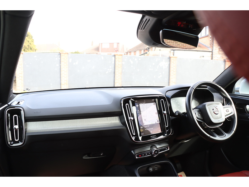 Volvo 2.0 B4 MHEV Inscription SUV 5dr Petrol Hybrid Auto Euro 6 (s/s) (197 ps) 72-74 Mitcham Road