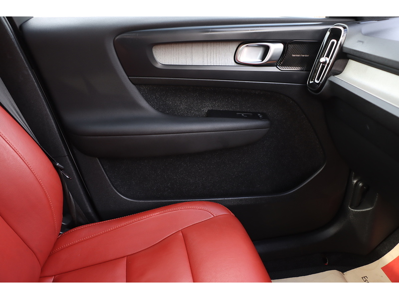 Volvo 2.0 B4 MHEV Inscription SUV 5dr Petrol Hybrid Auto Euro 6 (s/s) (197 ps) 72-74 Mitcham Road