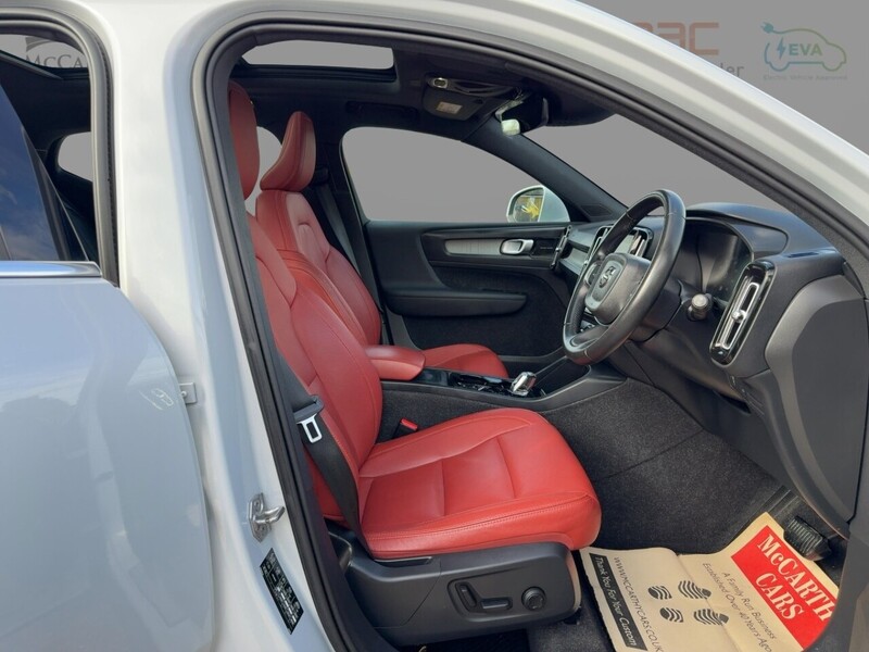 Volvo 2.0 B4 MHEV Inscription SUV 5dr Petrol Hybrid Auto Euro 6 (s/s) (197 ps) 72-74 Mitcham Road