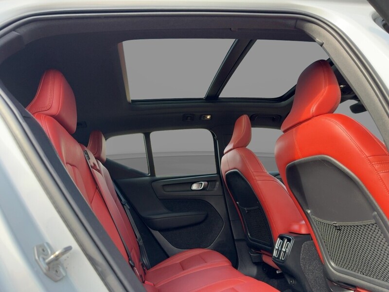 Volvo 2.0 B4 MHEV Inscription SUV 5dr Petrol Hybrid Auto Euro 6 (s/s) (197 ps) 72-74 Mitcham Road