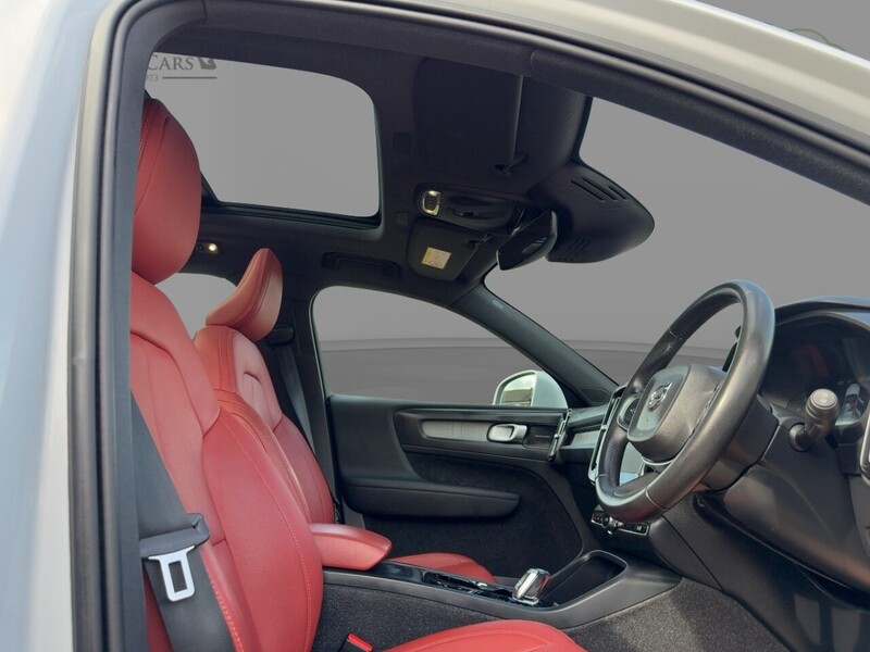 Volvo 2.0 B4 MHEV Inscription SUV 5dr Petrol Hybrid Auto Euro 6 (s/s) (197 ps) 72-74 Mitcham Road