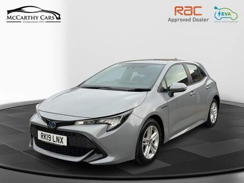 Toyota 1.8 VVT-H ICON TECH HATCHBACK 5DR PETROL HYBRID CVT AUTO HEATED SEATS SATNAV BLUETOOTH DAB RADIO REAR CAMERA PARKING AIDS JUST 2 OWNERS 58000 MILES SH