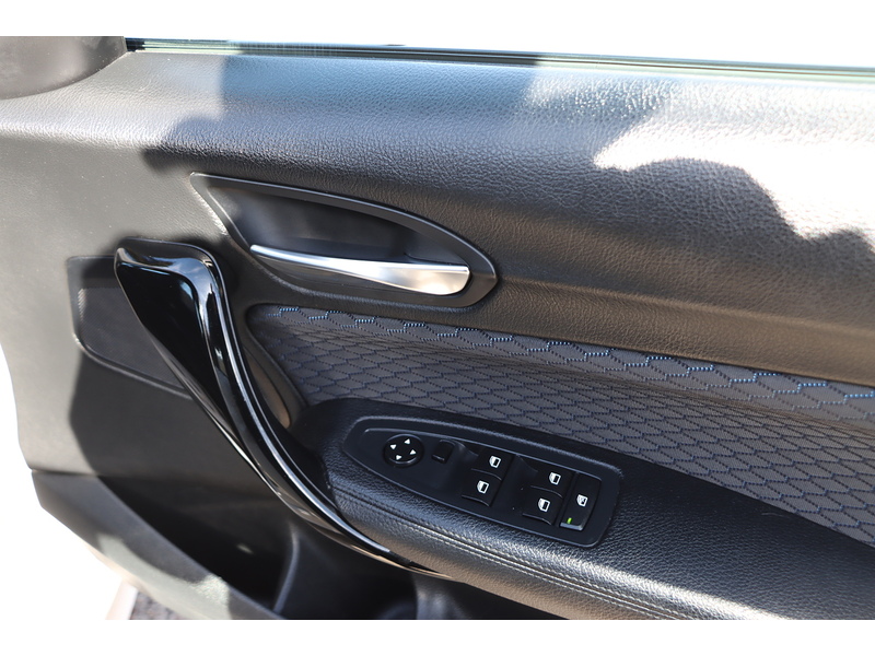 BMW 118I 1.5 M SPORT HATCHBACK 5DR PETROL MANUAL SAT NAV BLUETOOTH DAB STEREO APPLE CARPLAY SAME OWNER FOR LAST 6 YEARS ONLY 61000 MILES SH NO ULEZ CHARGE 72-74 Mitcham Road