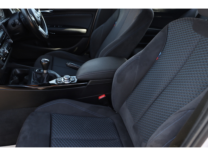 BMW 118I 1.5 M SPORT HATCHBACK 5DR PETROL MANUAL SAT NAV BLUETOOTH DAB STEREO APPLE CARPLAY SAME OWNER FOR LAST 6 YEARS ONLY 61000 MILES SH NO ULEZ CHARGE 72-74 Mitcham Road