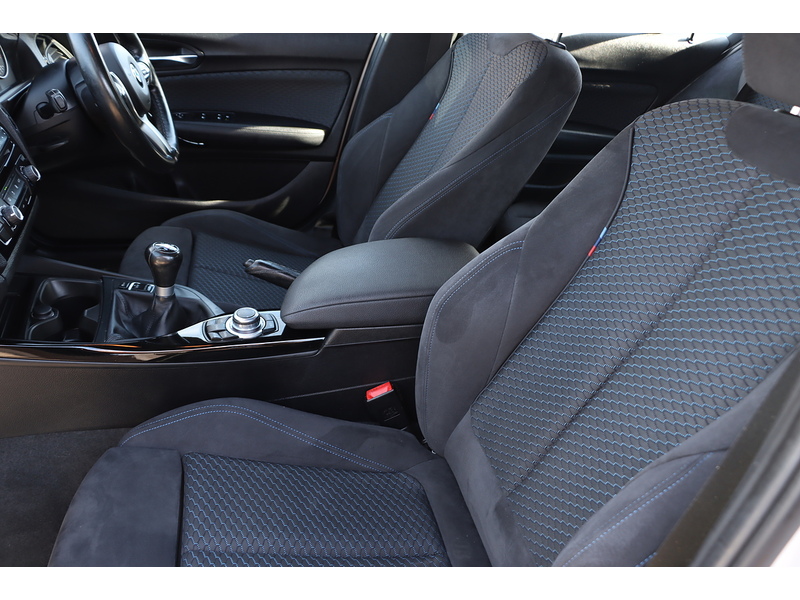 BMW 118I 1.5 M SPORT HATCHBACK 5DR PETROL MANUAL SAT NAV BLUETOOTH DAB STEREO APPLE CARPLAY SAME OWNER FOR LAST 6 YEARS ONLY 61000 MILES SH NO ULEZ CHARGE 72-74 Mitcham Road