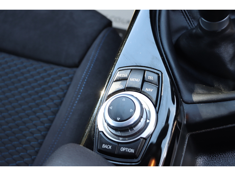 BMW 118I 1.5 M SPORT HATCHBACK 5DR PETROL MANUAL SAT NAV BLUETOOTH DAB STEREO APPLE CARPLAY SAME OWNER FOR LAST 6 YEARS ONLY 61000 MILES SH NO ULEZ CHARGE 72-74 Mitcham Road