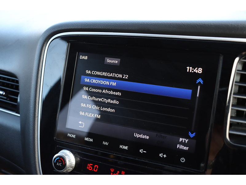 Mitsubishi 2.4H TWINMOTOR 13.8KWH EXCEED SUV 5DR PETROL PLUG-IN HYBRID CVT 4WD AUTO HEATED SEATS SAT NAV BLUETOOTH APPLE CARPLAY REAR CAM 2 OWNERS 42000 MILES SH 72-74 Mitcham Road