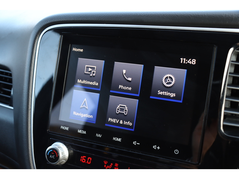 Mitsubishi 2.4H TWINMOTOR 13.8KWH EXCEED SUV 5DR PETROL PLUG-IN HYBRID CVT 4WD AUTO HEATED SEATS SAT NAV BLUETOOTH APPLE CARPLAY REAR CAM 2 OWNERS 42000 MILES SH 72-74 Mitcham Road