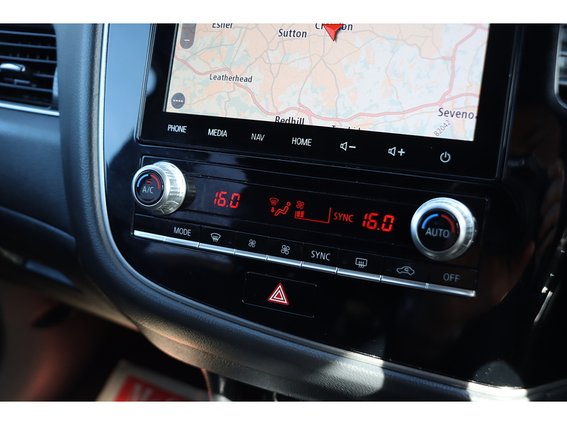 Mitsubishi 2.4H TWINMOTOR 13.8KWH EXCEED SUV 5DR PETROL PLUG-IN HYBRID CVT 4WD AUTO HEATED SEATS SAT NAV BLUETOOTH APPLE CARPLAY REAR CAM 2 OWNERS 42000 MILES SH 72-74 Mitcham Road