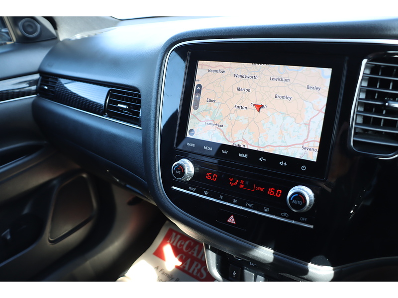 Mitsubishi 2.4H TWINMOTOR 13.8KWH EXCEED SUV 5DR PETROL PLUG-IN HYBRID CVT 4WD AUTO HEATED SEATS SAT NAV BLUETOOTH APPLE CARPLAY REAR CAM 2 OWNERS 42000 MILES SH 72-74 Mitcham Road