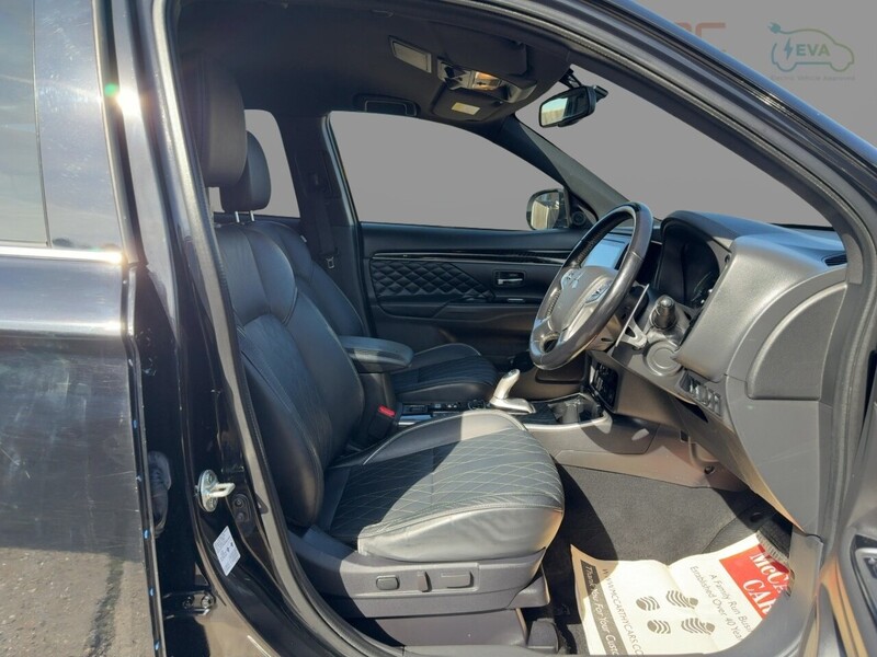 Mitsubishi 2.4H TWINMOTOR 13.8KWH EXCEED SUV 5DR PETROL PLUG-IN HYBRID CVT 4WD AUTO HEATED SEATS SAT NAV BLUETOOTH APPLE CARPLAY REAR CAM 2 OWNERS 42000 MILES SH 72-74 Mitcham Road