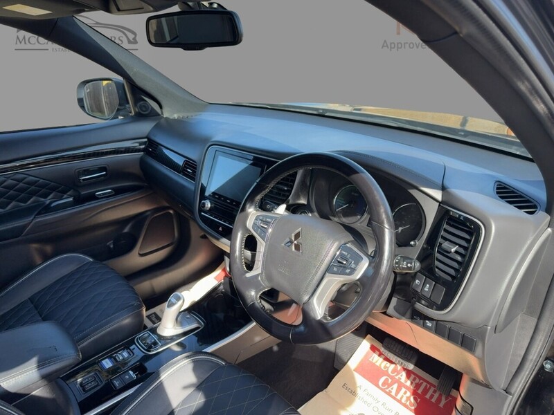 Mitsubishi 2.4H TWINMOTOR 13.8KWH EXCEED SUV 5DR PETROL PLUG-IN HYBRID CVT 4WD AUTO HEATED SEATS SAT NAV BLUETOOTH APPLE CARPLAY REAR CAM 2 OWNERS 42000 MILES SH 72-74 Mitcham Road