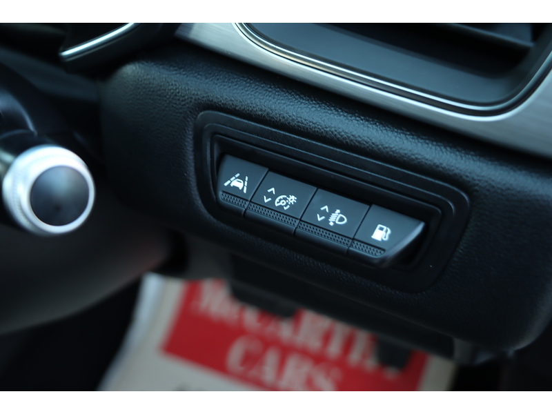 Renault 1.6 E-TECH 9.8KWH LAUNCH EDITION SUV 5DR PETROL PLUG-IN HYBRID AUTO SATNAV BLUETOOTH DAB STEREO APPLE CARPLAY PARKING AIDS JUST 1 OWNER FSH 5 SERVICES 72-74 Mitcham Road