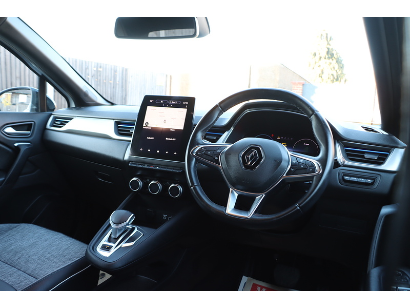 Renault 1.6 E-TECH 9.8KWH LAUNCH EDITION SUV 5DR PETROL PLUG-IN HYBRID AUTO SATNAV BLUETOOTH DAB STEREO APPLE CARPLAY PARKING AIDS JUST 1 OWNER FSH 5 SERVICES 72-74 Mitcham Road