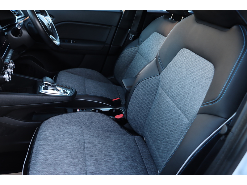 Renault 1.6 E-TECH 9.8KWH LAUNCH EDITION SUV 5DR PETROL PLUG-IN HYBRID AUTO SATNAV BLUETOOTH DAB STEREO APPLE CARPLAY PARKING AIDS JUST 1 OWNER FSH 5 SERVICES 72-74 Mitcham Road