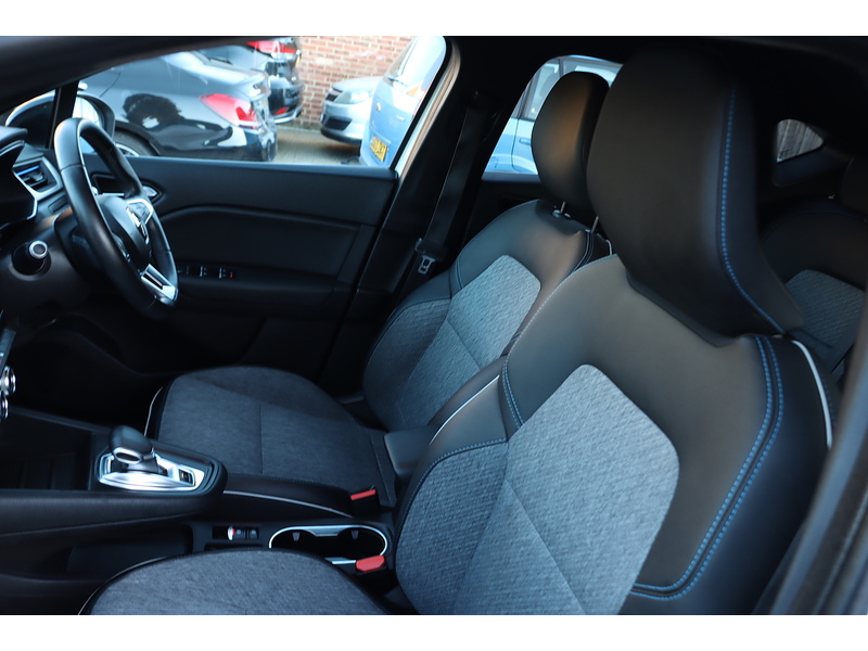 Renault 1.6 E-TECH 9.8KWH LAUNCH EDITION SUV 5DR PETROL PLUG-IN HYBRID AUTO SATNAV BLUETOOTH DAB STEREO APPLE CARPLAY PARKING AIDS JUST 1 OWNER FSH 5 SERVICES 72-74 Mitcham Road