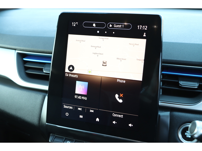 Renault 1.6 E-TECH 9.8KWH LAUNCH EDITION SUV 5DR PETROL PLUG-IN HYBRID AUTO SATNAV BLUETOOTH DAB STEREO APPLE CARPLAY PARKING AIDS JUST 1 OWNER FSH 5 SERVICES 72-74 Mitcham Road