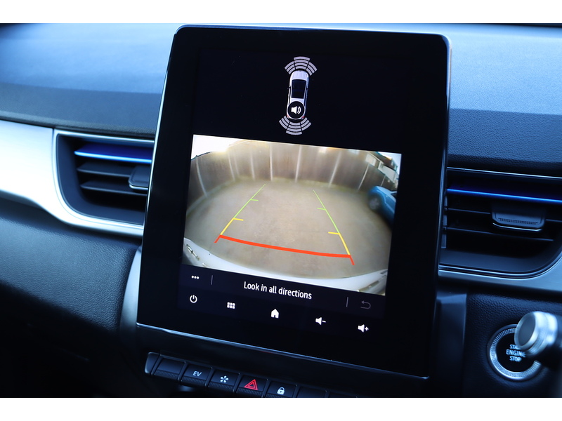 Renault 1.6 E-TECH 9.8KWH LAUNCH EDITION SUV 5DR PETROL PLUG-IN HYBRID AUTO SATNAV BLUETOOTH DAB STEREO APPLE CARPLAY PARKING AIDS JUST 1 OWNER FSH 5 SERVICES 72-74 Mitcham Road