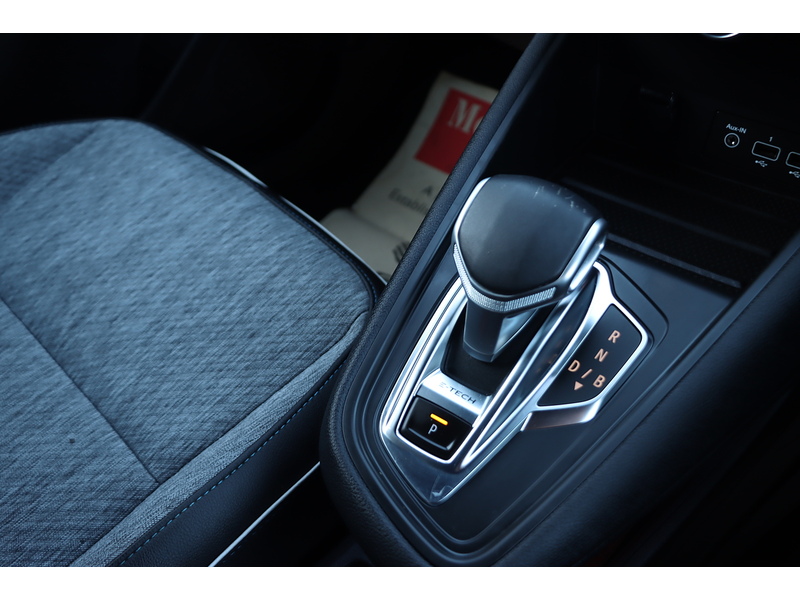 Renault 1.6 E-TECH 9.8KWH LAUNCH EDITION SUV 5DR PETROL PLUG-IN HYBRID AUTO SATNAV BLUETOOTH DAB STEREO APPLE CARPLAY PARKING AIDS JUST 1 OWNER FSH 5 SERVICES 72-74 Mitcham Road