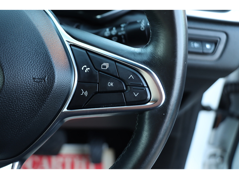 Renault 1.6 E-TECH 9.8KWH LAUNCH EDITION SUV 5DR PETROL PLUG-IN HYBRID AUTO SATNAV BLUETOOTH DAB STEREO APPLE CARPLAY PARKING AIDS JUST 1 OWNER FSH 5 SERVICES 72-74 Mitcham Road