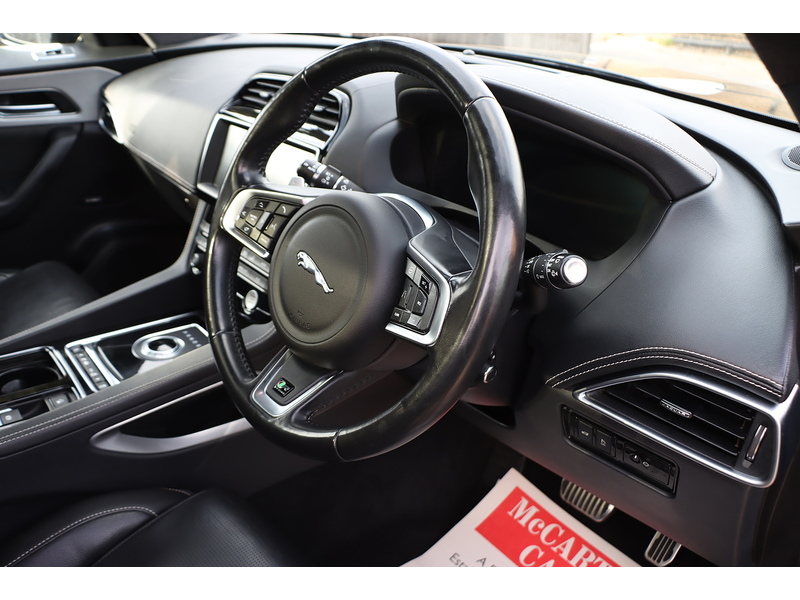 Jaguar 2.0 P300 R-SPORT SUV 5DR PETROL AWD AUTO SUNROOF HEATED SEATS SAT NAV BLUETOOTH DAB STEREO REAR CAMERA PARKING AIDS ONLY 59000 MILES FSH 6 SERVICES 72-74 Mitcham Road