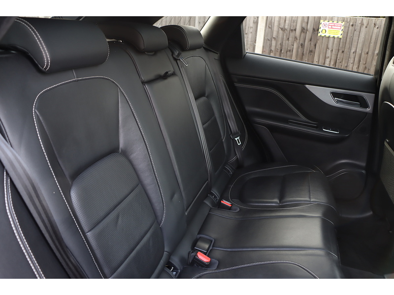 Jaguar 2.0 P300 R-SPORT SUV 5DR PETROL AWD AUTO SUNROOF HEATED SEATS SAT NAV BLUETOOTH DAB STEREO REAR CAMERA PARKING AIDS ONLY 59000 MILES FSH 6 SERVICES 72-74 Mitcham Road