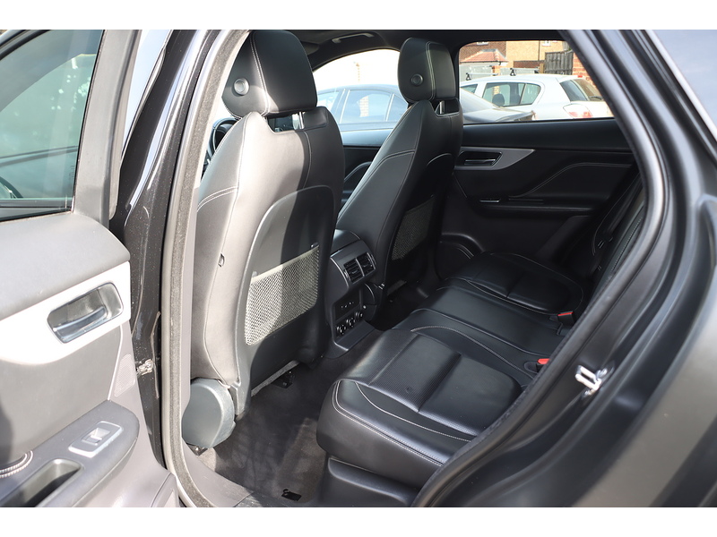 Jaguar 2.0 P300 R-SPORT SUV 5DR PETROL AWD AUTO SUNROOF HEATED SEATS SAT NAV BLUETOOTH DAB STEREO REAR CAMERA PARKING AIDS ONLY 59000 MILES FSH 6 SERVICES 72-74 Mitcham Road