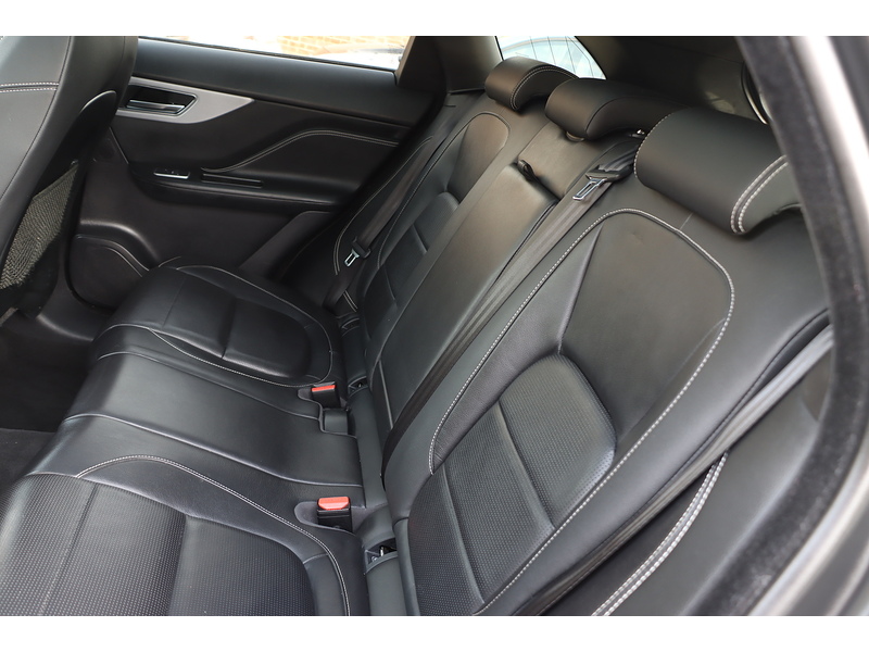 Jaguar 2.0 P300 R-SPORT SUV 5DR PETROL AWD AUTO SUNROOF HEATED SEATS SAT NAV BLUETOOTH DAB STEREO REAR CAMERA PARKING AIDS ONLY 59000 MILES FSH 6 SERVICES 72-74 Mitcham Road