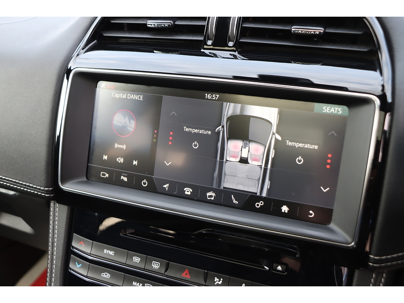 Jaguar 2.0 P300 R-SPORT SUV 5DR PETROL AWD AUTO SUNROOF HEATED SEATS SAT NAV BLUETOOTH DAB STEREO REAR CAMERA PARKING AIDS ONLY 59000 MILES FSH 6 SERVICES 72-74 Mitcham Road