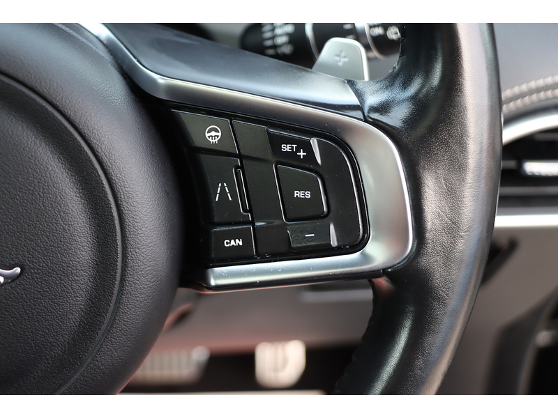 Jaguar 2.0 P300 R-SPORT SUV 5DR PETROL AWD AUTO SUNROOF HEATED SEATS SAT NAV BLUETOOTH DAB STEREO REAR CAMERA PARKING AIDS ONLY 59000 MILES FSH 6 SERVICES 72-74 Mitcham Road