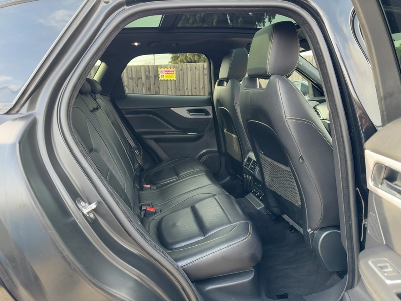 Jaguar 2.0 P300 R-SPORT SUV 5DR PETROL AWD AUTO SUNROOF HEATED SEATS SAT NAV BLUETOOTH DAB STEREO REAR CAMERA PARKING AIDS ONLY 59000 MILES FSH 6 SERVICES 72-74 Mitcham Road