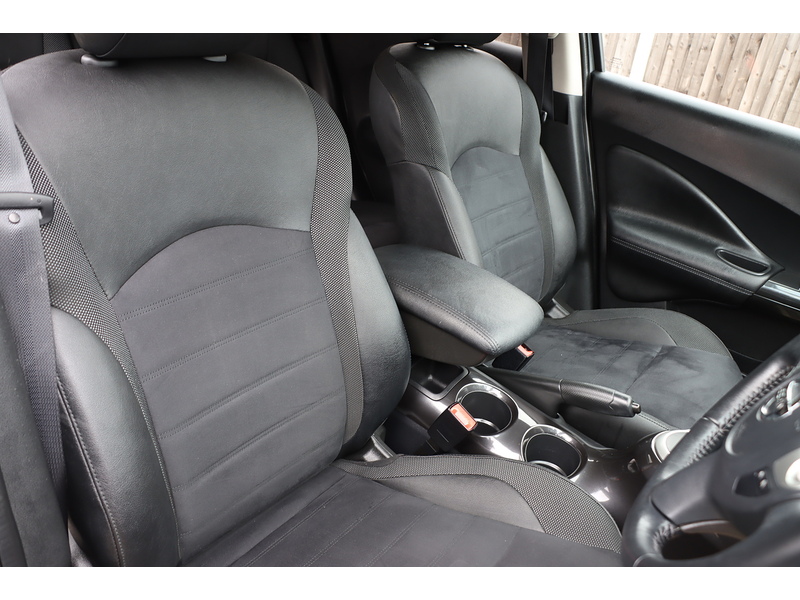 Nissan 1.6 BOSE PERSONAL EDITION SUV 5DR PETROL XTRON AUTO SAT NAV BLUETOOTH DAB STEREO CD PLAYER USB INPUT REAR CAMERA ONLY 33000 MILES SH NO ULEZ CHARGE 72-74 Mitcham Road