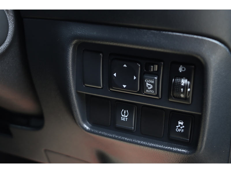 Nissan 1.6 BOSE PERSONAL EDITION SUV 5DR PETROL XTRON AUTO SAT NAV BLUETOOTH DAB STEREO CD PLAYER USB INPUT REAR CAMERA ONLY 33000 MILES SH NO ULEZ CHARGE 72-74 Mitcham Road