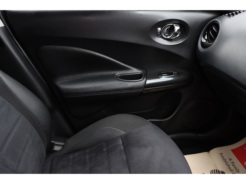 Nissan 1.6 BOSE PERSONAL EDITION SUV 5DR PETROL XTRON AUTO SAT NAV BLUETOOTH DAB STEREO CD PLAYER USB INPUT REAR CAMERA ONLY 33000 MILES SH NO ULEZ CHARGE 72-74 Mitcham Road