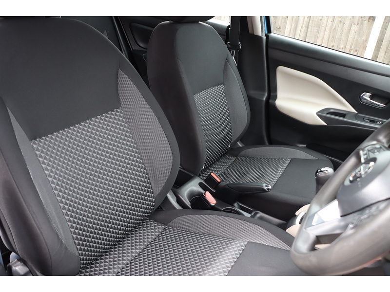 Nissan 1.0 IG ACENTA HATCHBACK 5DR PETROL MANUAL SATNAV BLUETOOTH DAB STEREO APPLE CARPLAY AIR CON PARKING AIDS JUST 2 OWNERS ONLY 52000 MILES FSH 6 SERVICES 72-74 Mitcham Road